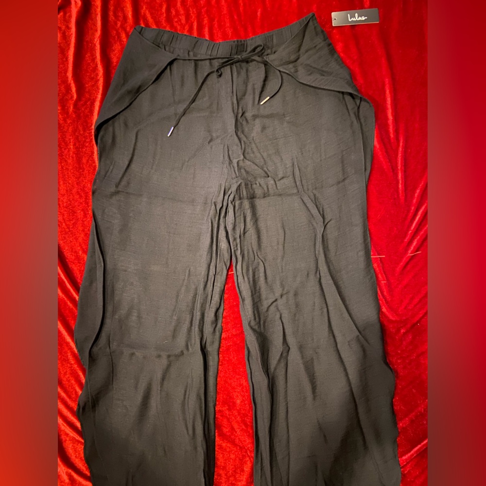 Lulu’s Wide Leg Pant (BRAND NEW)